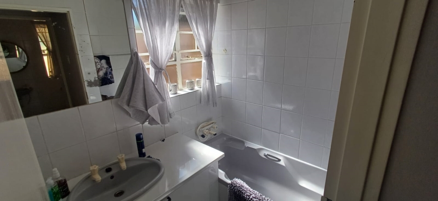 To Let 3 Bedroom Property for Rent in La Provance Free State